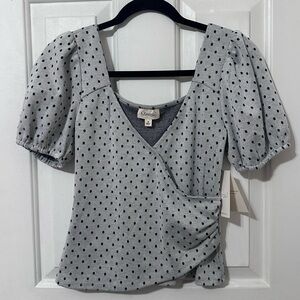 Meraki gray polka dot faux wrap top with puff short sleeves Sz Small Casual Chic